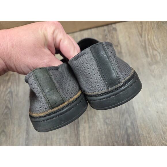 UGG Women's Sammy Slip-On Light Knit Sneakers Gray/Black Size 10 Shoes - Picture 6 of 9